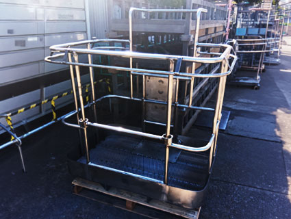 高所作業車用バスケットの製作例